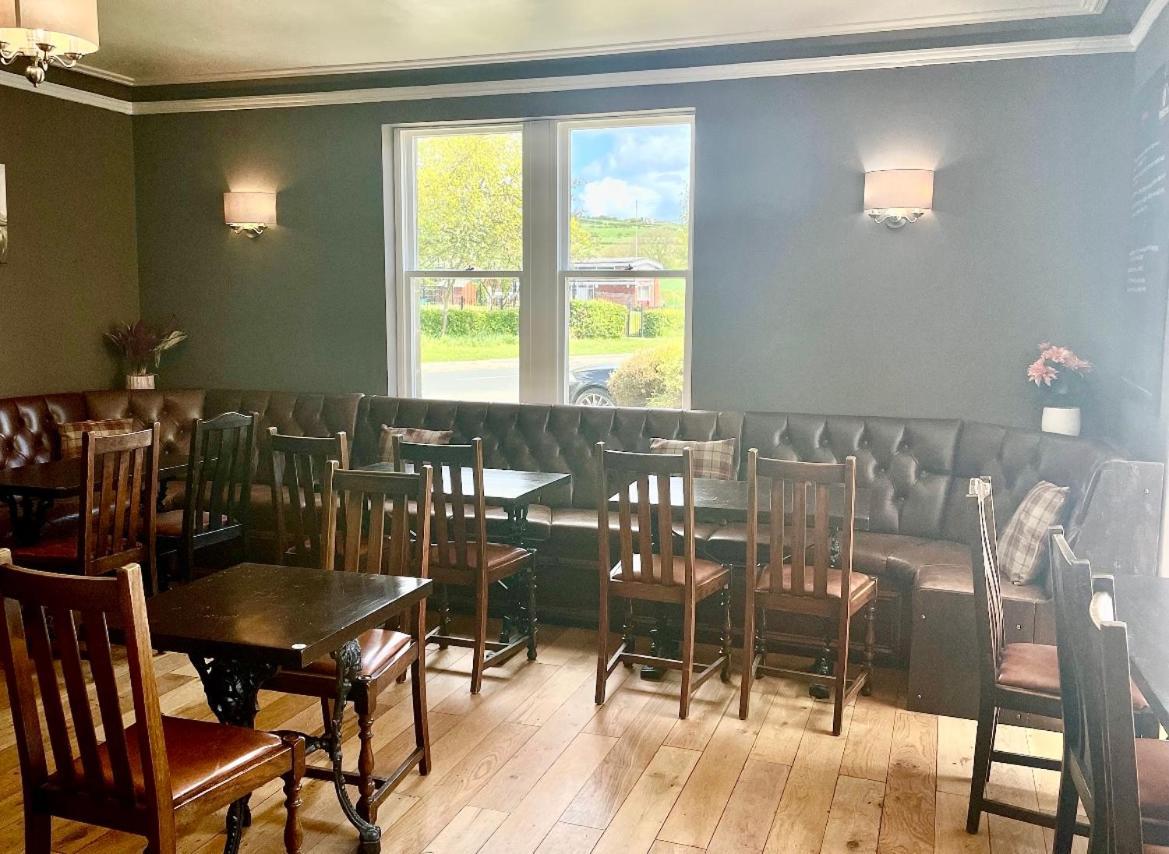 The Fylingdales Inn Robin Hood's Bay Exterior foto